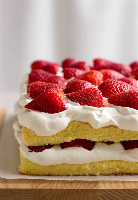 Let the cake cool, then frost. Strawberry Sponge Cake / Jill Silverman Hough