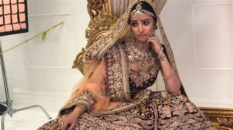 Anita Hassanandanis Bridal Photoshoot With Sneakers Going Viral On