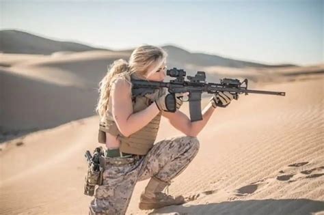 Marine Shannon Ihrke Posed In A Sexy Calendar As A Model The Tiger News