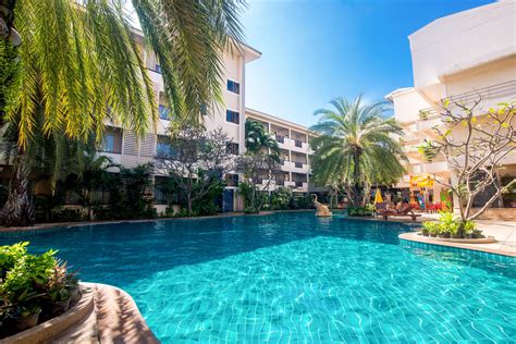 seabreeze jomtien resort jomtien beach pattaya city thailand swimming pool