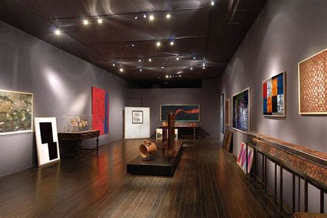 Christies Art Galleries And Artists Studios Luxury Living Christies