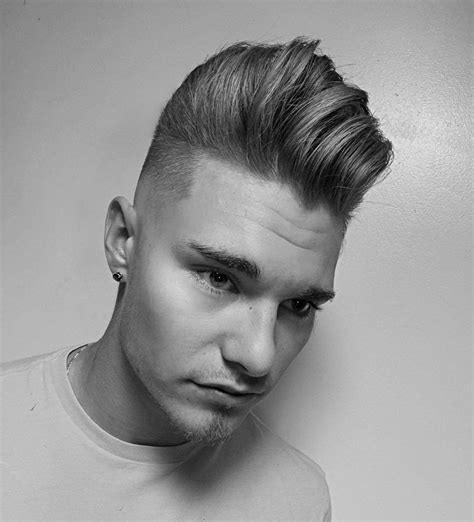 Below, we've rounded up 22 of our favorite men's haircuts with short sides and a long top, along with tips from stylists wildrick and giovanni vaccaro on how best. Best Mens Hairstyles 2020 to 2021 - All You Should Know