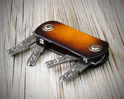 Smart Leather Key Holder Compact Leather Keychain Practical Key