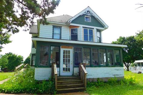 With servants quarters,ample parking space,green simple. 35 Beautiful Historic Homes for Sale for Under $50,000 ...