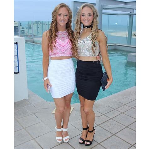 Dont Teagan And Sam Rybka Look Beautiful Twins Fashion Twins Instagram Twin Outfits