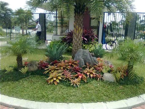 Check spelling or type a new query. 65 Desain Taman Depan Rumah Minimalis dan Modern ...