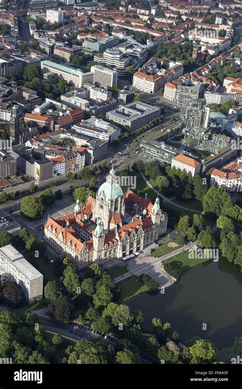 Luftaufnahme Der Maschpark Maschteich Und New Town Hall In Hannover