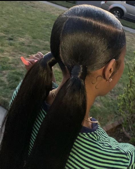 Pin By 𝑄𝑢𝑒𝑒𝑛𝑆🖤 On •hair Styles In 2020 Hair Ponytail Styles Black