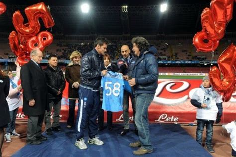 Dupasquier was involved in an accident with. Le club de foot de Naples a rendu hommage à Marco ...