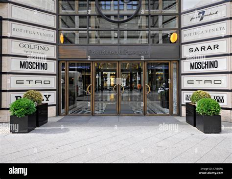 Mall Entrance Doors Hi Res Stock Photography And Images Alamy