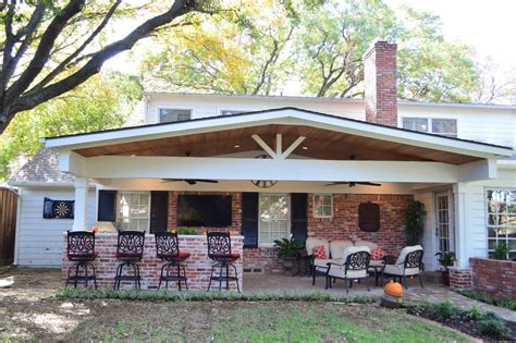 Outdoor Living Is Easy In This Big Easy Inspired Covered Patio In