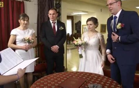 The participants find out who they'll going to marry just before doing it. "Ślub od pierwszego wejrzenia". Druga para wzięła ślub ...