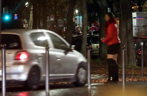 Une Nuit Avec Les B N Voles Qui Viennent En Aide Aux Prostitu Es