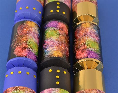 How to make christmas crackers. 'Remember, remember! The Fifth of November...' #fireworknight (With images) | Diy crackers, Make ...