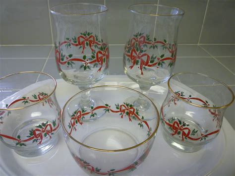 Glasses Christmas Stemware 5 Pieces Holly And Ribbons Etsy