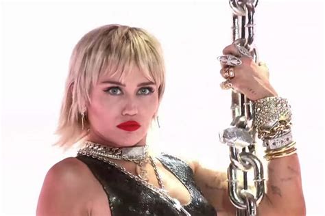 Miley Cyrus Swings On Giant Disco Ball During ‘midnight Sky’ Vmas Performance Watch Pop Dose