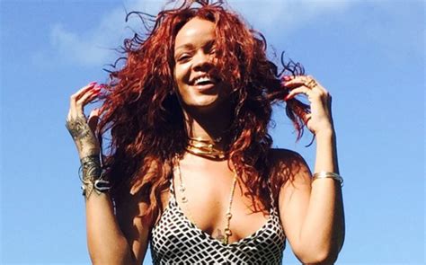 Rihanna shuts down Beyoncé beef speculation after Grammy snub