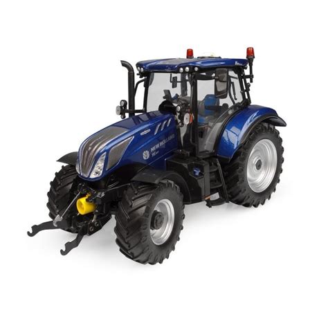 Universal Hobbies New Holland T6180 Blue Power Dynamic Command 132