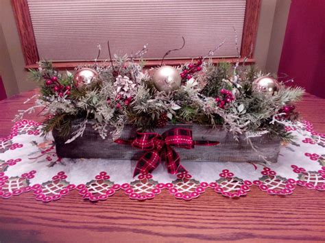 Rustic Christmas Centerpiece In A Primitive Wood Box With Black Handles