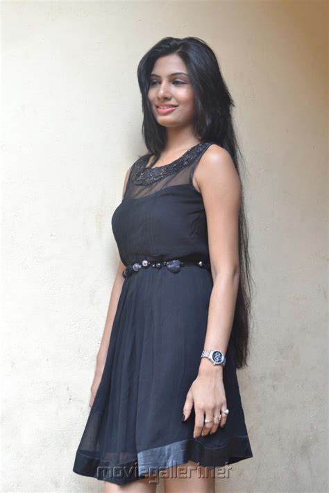 Actress Avani Modi Hot Stills At Naan Rajavaga Pogiren Audio