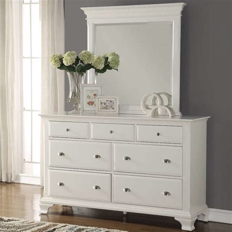 Select from premium bedroom dresser of the highest quality. White Bedroom Dressers | A dresser for your bedroom is ...