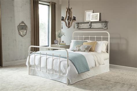 Kith Furniture 899 51 Queen White Metal Headboard And Footboard Bed Set