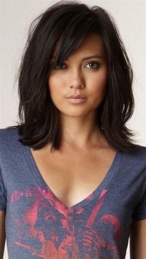 Shoulder Length Hairstyles With Long Bangs