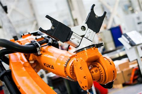 KUKA Robot 96/125/189 AUTOMATIC CHANGING SYSTEMS OF TOOLS AND HEADS ...