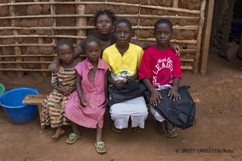 コンゴ民主共和国 (democratic republic of congo) は中部アフリカにある旧ベルギー領の国。 旧国名はザイール。 コンゴ共和国、中央アフリカ、ウガンダ、南スーダン、タンザニア、ブルンジ、ルワンダ、アンゴラ. コンゴ民主共和国：エボラ感染者の3分の1以上が子ども-親や ...