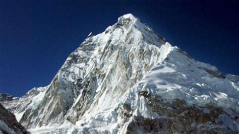 One of the first recorded viewings by a european was in 1913 by the 1924 british expedition set two height records. Nepal set to re-measure height of Mount Everest