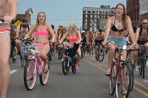 Pictures 2014 World Naked Bike Ride In St Louis Fox 2