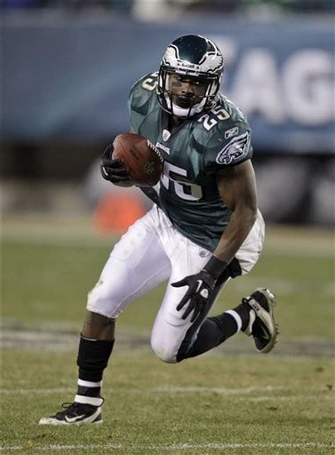 Lesean Mccoy Excited To Remain In The Philadelphia Eagles Backfield