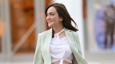 Find and follow posts tagged shandy aulia on tumblr. Shandy Aulia Pindah Agama Hingga Mayangsari Komentari Lagu ...