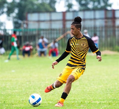 The soweto giants are among the pack of teams. Kaizer Chiefs in mourning as youth player dies in car crash