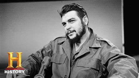 Esta foto es histórica, única barack obama con la mítica silueta del che guevara de fondo en la habana, cuba. Che Guevara: The Communist Solution - Fast Facts | History - YouTube