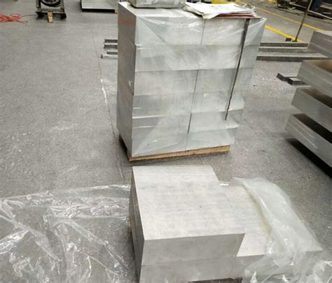 Large Aluminum Block Signi Aluminium