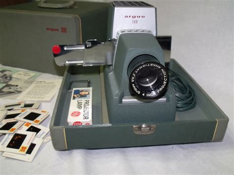 Vintage Argus 300 Model Iii Slide Projector W Case And Extra Newbulb
