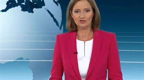 Sven voss (moderator am quartier der deutschen nationalmannschaft) fotoquelle: „heute journal" (ZDF): Neue Moderatorin ist Überraschung ...