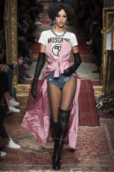 Show Review Moschino Fall 2016
