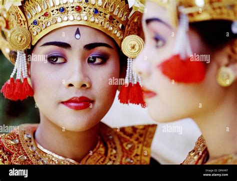 Ramaya Dance Balinese Dancers From Ubud Bali Indonesia Stock Photo