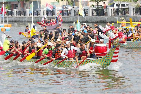 The dragon boat festival (taiwanese: 【Taiwan Festival】The Ultimate Guide of 2020 Dragon Boat ...