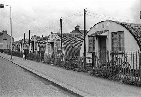 20 Vintage Photographs Capture The Gritty Reality Of Life In Londons