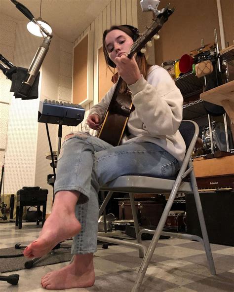 Kaitlyn Dever From Instagram Feet Sexy Feets Celeb Feets