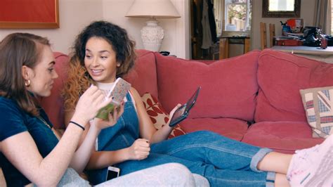 Nintendo Uk My Life In 3ds With Ella Eyre Tomodachi Life Tvc 20 On Vimeo