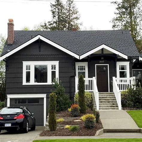 10 Gorgeous Black Home Exteriors