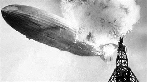 Insiden terbakarnya kapal gerbang samudra i di perairan karang jamuang, minggu (2/2/2018) dini hari. Hari Ini dalam Sejarah: Balon Udara Hindenburg Sebesar ...