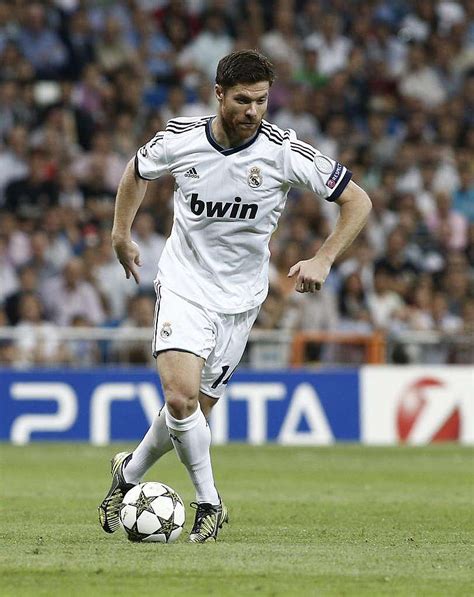 Bayern münih'te 3 sezon forma giyen xabi alonso, almanya'dan ayrıldıktan sonra 4 sonra şu anda real sociedad b takımı'nı çalıştırran 39 yaşındaki xabi alonso, daha önce real madrid altyapısında da görev yapmıştı. 75+ Xabi Alonso Real Madrid Wallpaper on WallpaperSafari