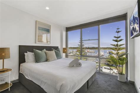 Bellevue On The Lakes Lakes Entrance Accommodation 3 Bedroom Waterview Apartment