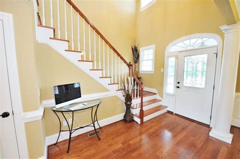 Coordinating a perfect trim color to go with it can be even more challenging. 101 Foyer Ideas for Great First Impressions (Photos ...