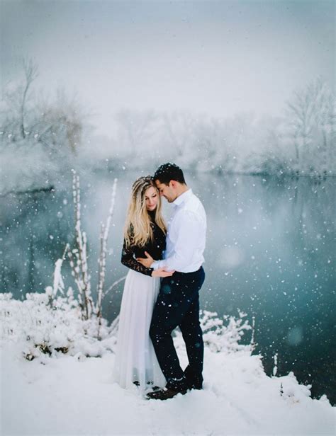 winter photo shoot snowy pictures engagement pictures in the snow deidrelynnphotography